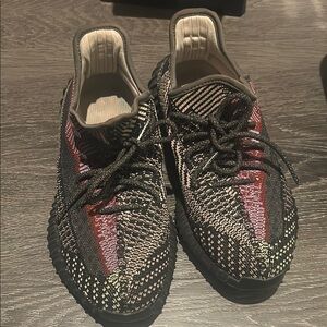 Yeezy yecheil sneaker